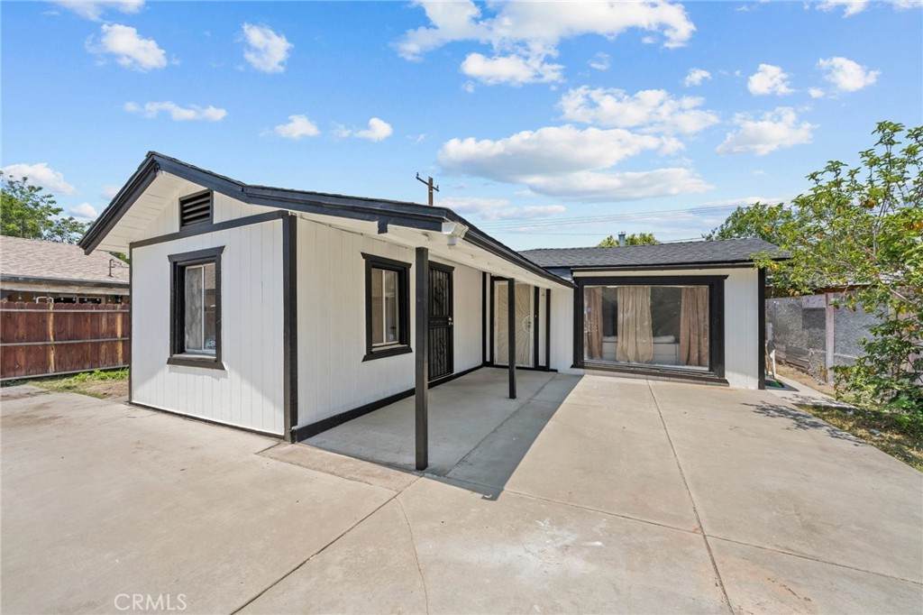 24576 4th Street - Photo 1