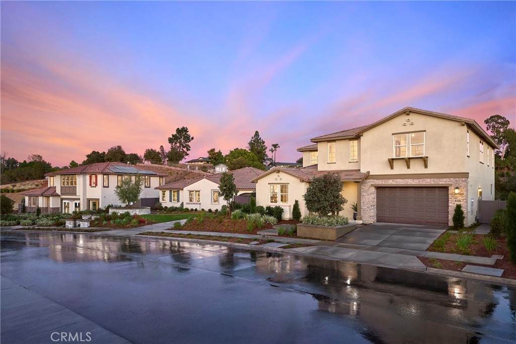 1640 Amanda Glen - Photo 1