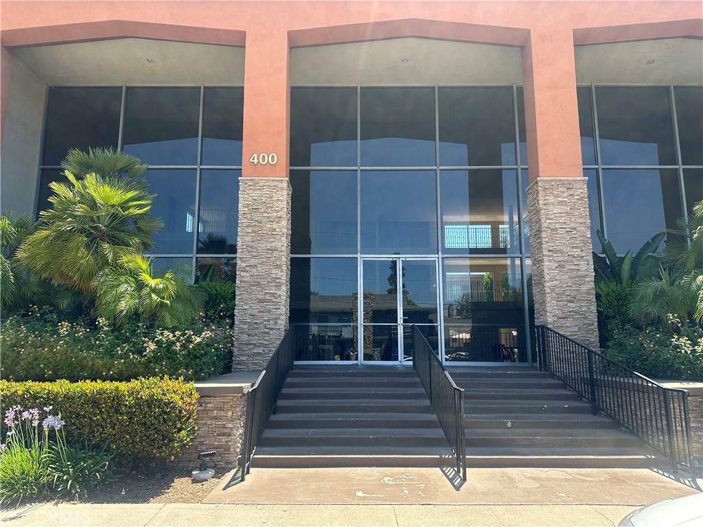 400 Acacia Avenue - Photo 1