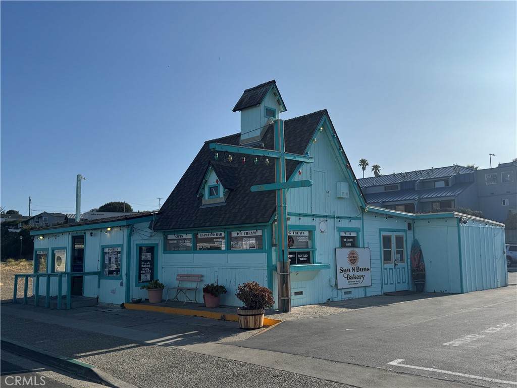 830 Embarcadero - Photo 1