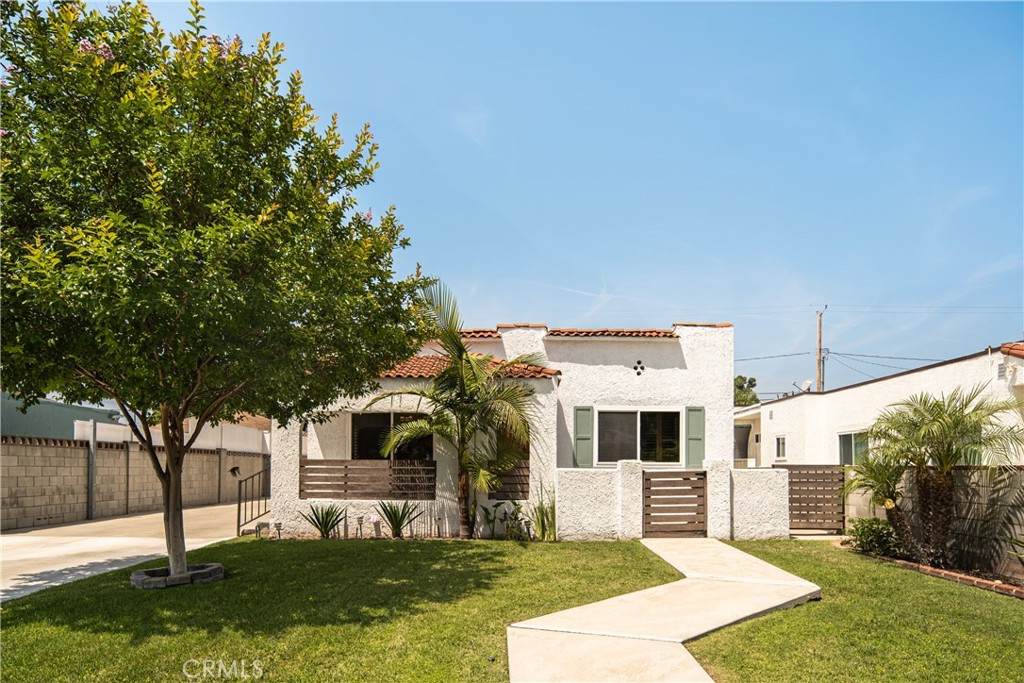 933 Lincoln Street - Photo 1
