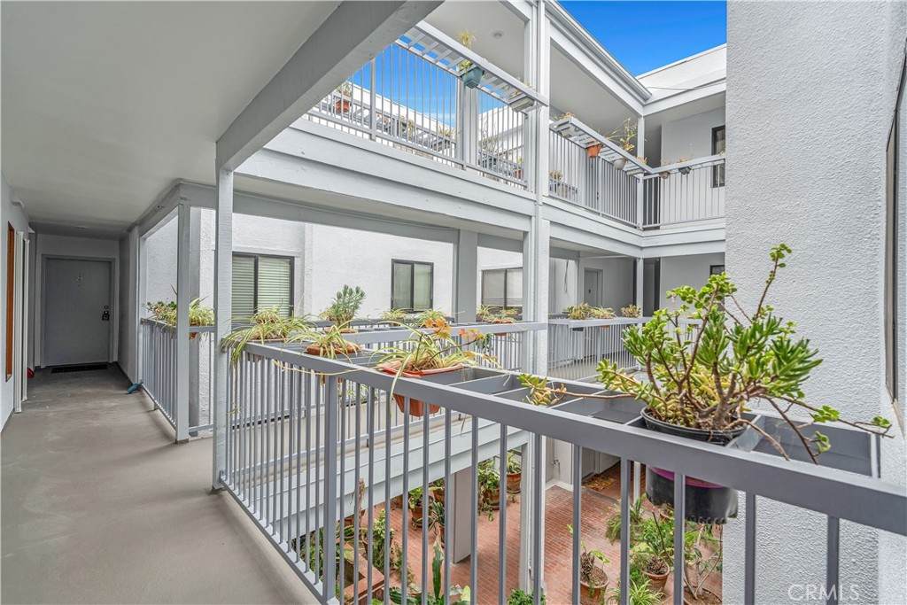 7505 Hampton Avenue - Photo 1