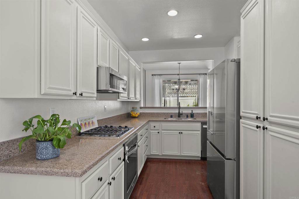 409 Sanibelle Circle - Photo 1