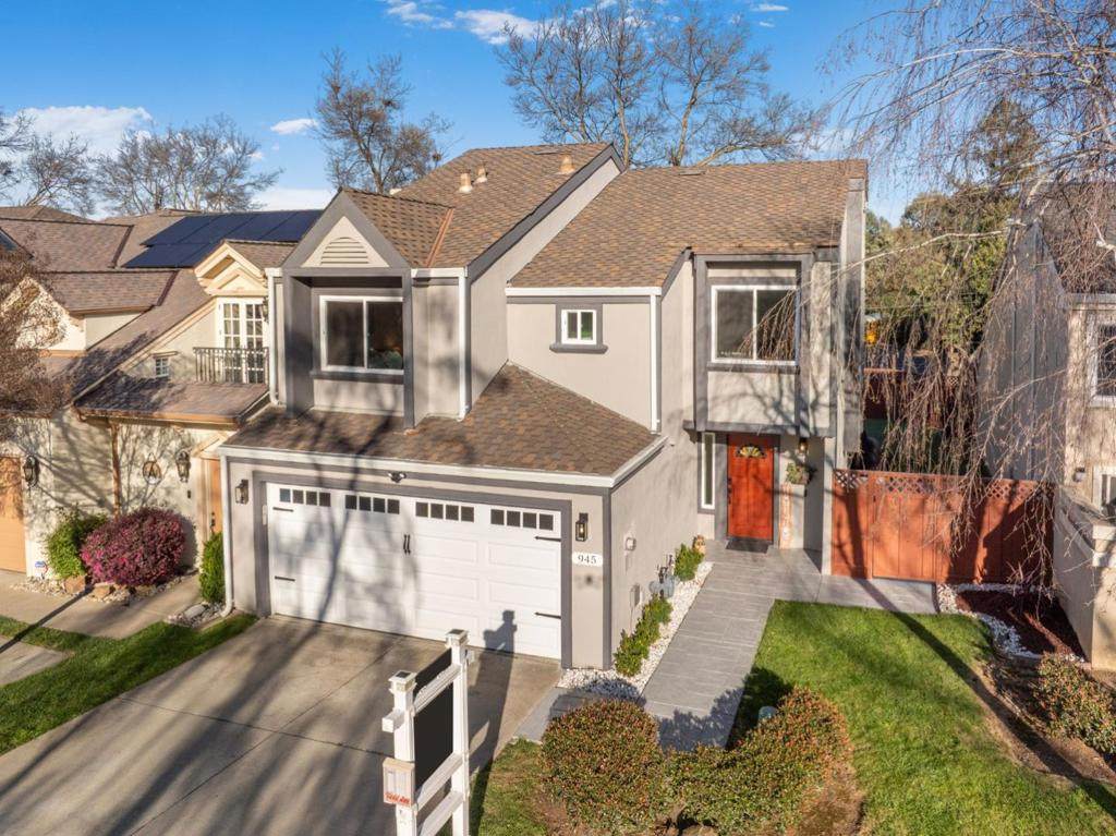 945 Oak Park Drive - Photo 1