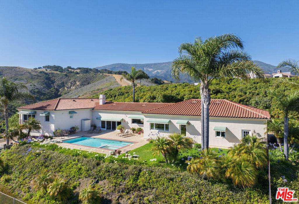 10890 Us Highway 101 - Photo 1