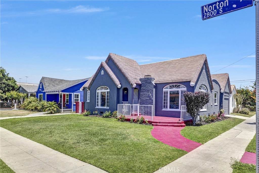 2850 Norton Ave - Photo 1