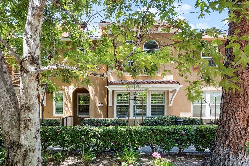 453 Altadena Drive - Photo 1