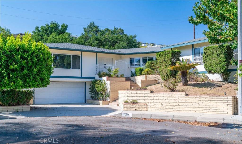 211 Peacock Lane - Photo 1