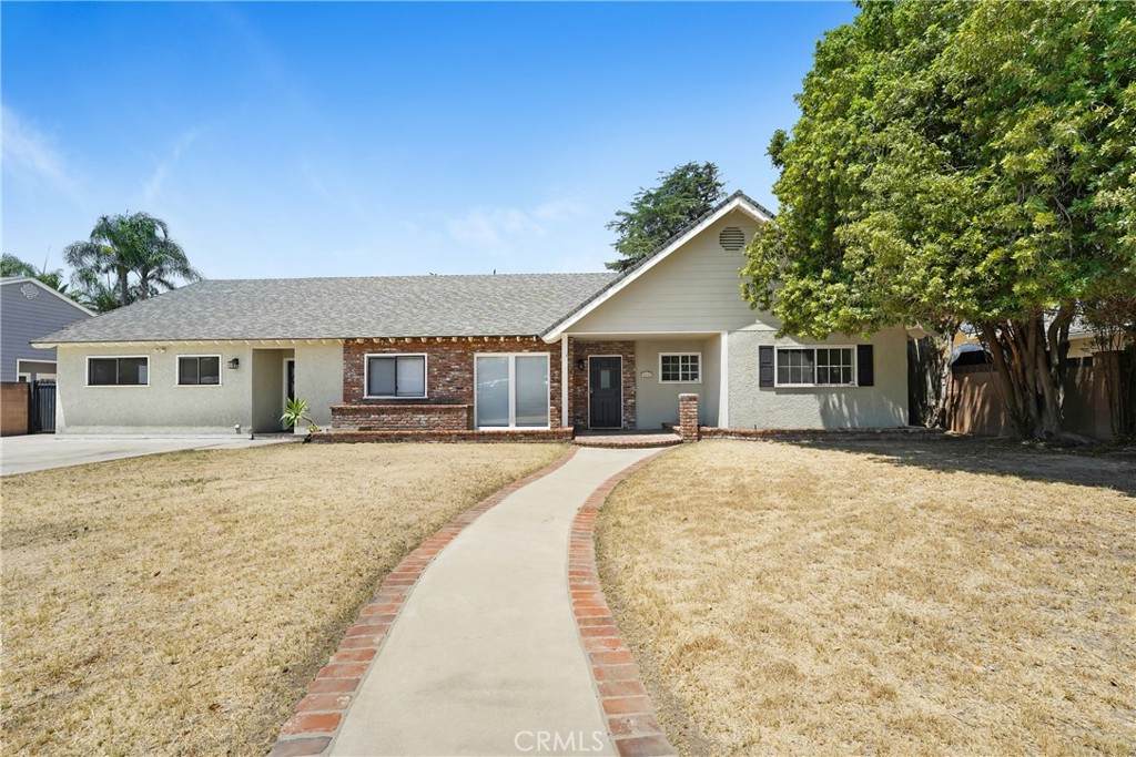 8547 Keokuk Avenue - Photo 1