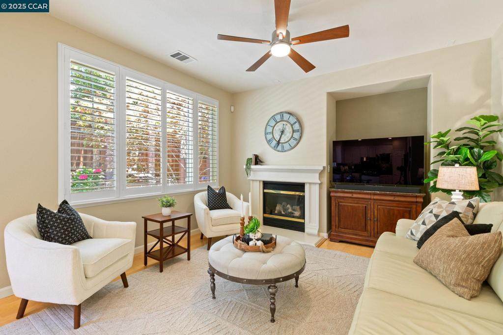 1560 Craiglee Way - Photo 1