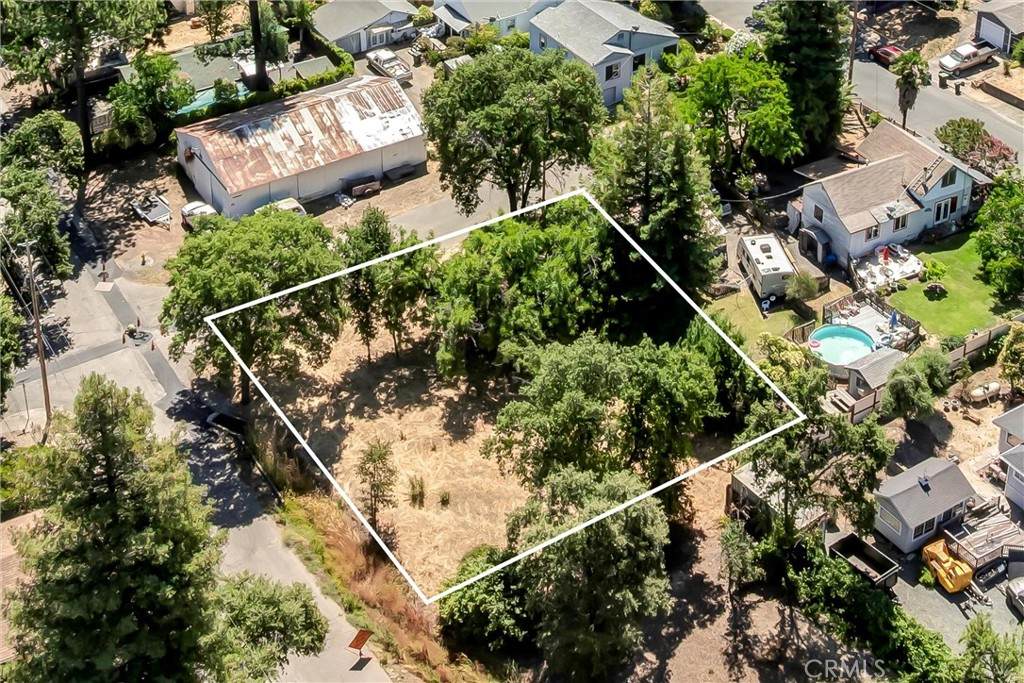 521 10th Street - Photo 1