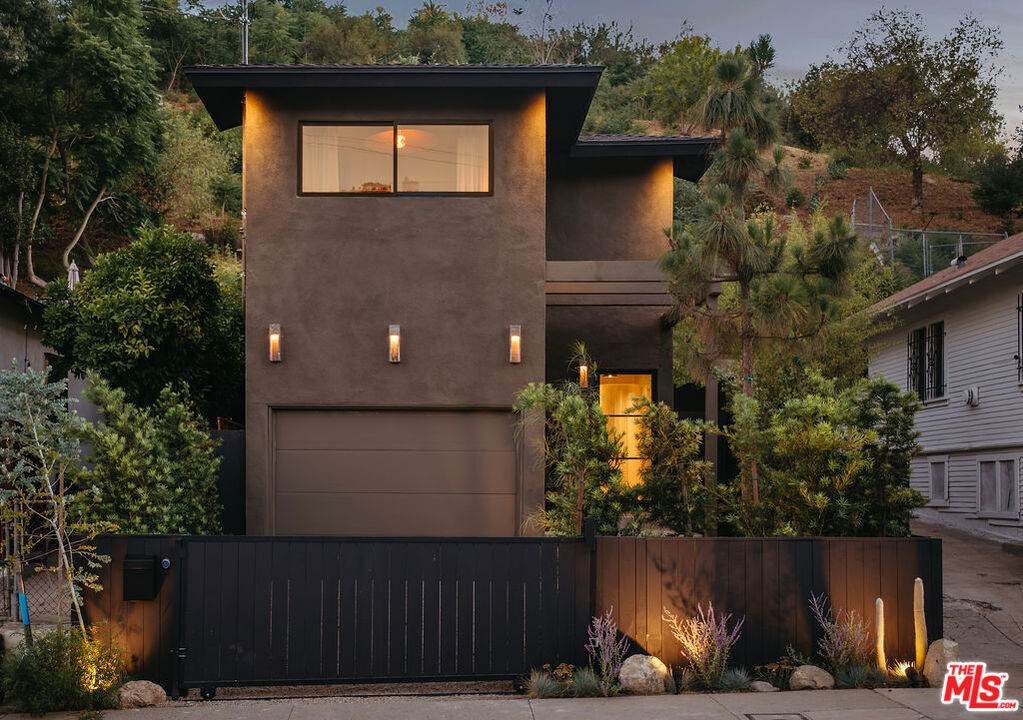 710 Amador Street - Photo 1