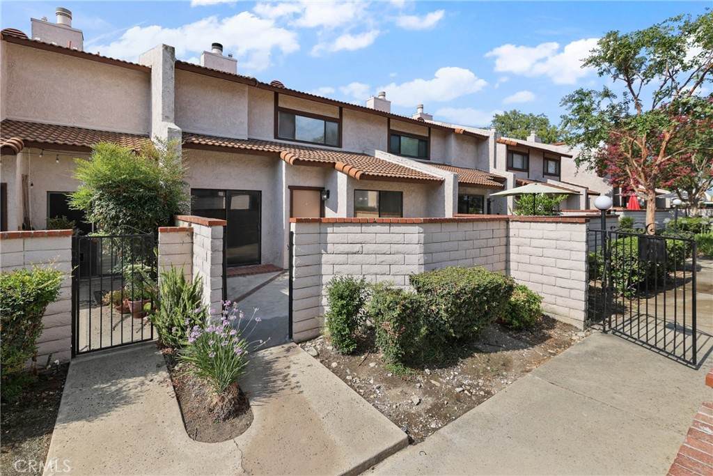 910 Redding Way - Photo 1