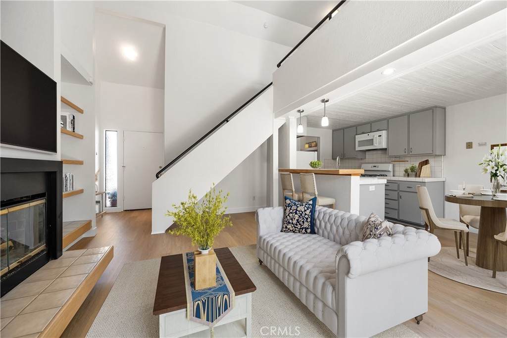 411 Foothill Boulevard - Photo 1