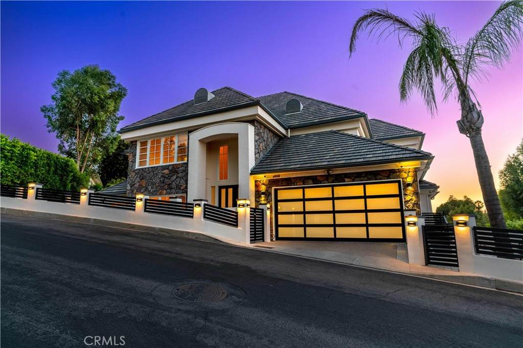 4918 Calvin Avenue - Photo 1