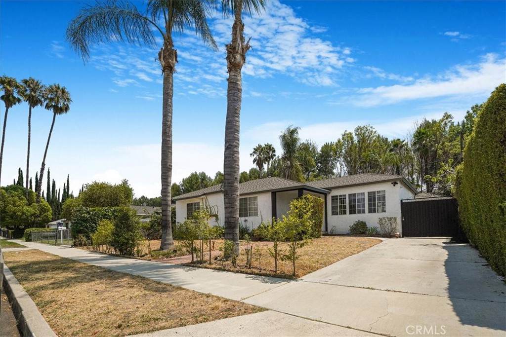 18352 Bessemer Street - Photo 1