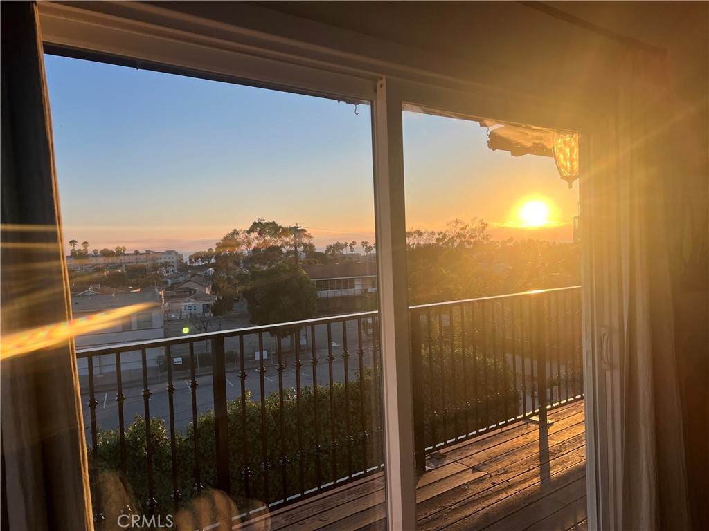 807 El Redondo Avenue - Photo 1