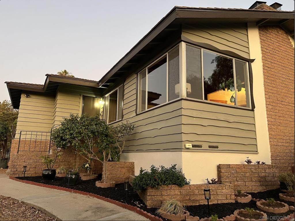 3958 Kenwood Dr - Photo 1