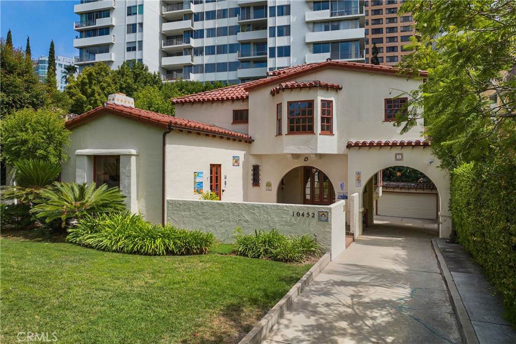 10452 Lindbrook Drive - Photo 1