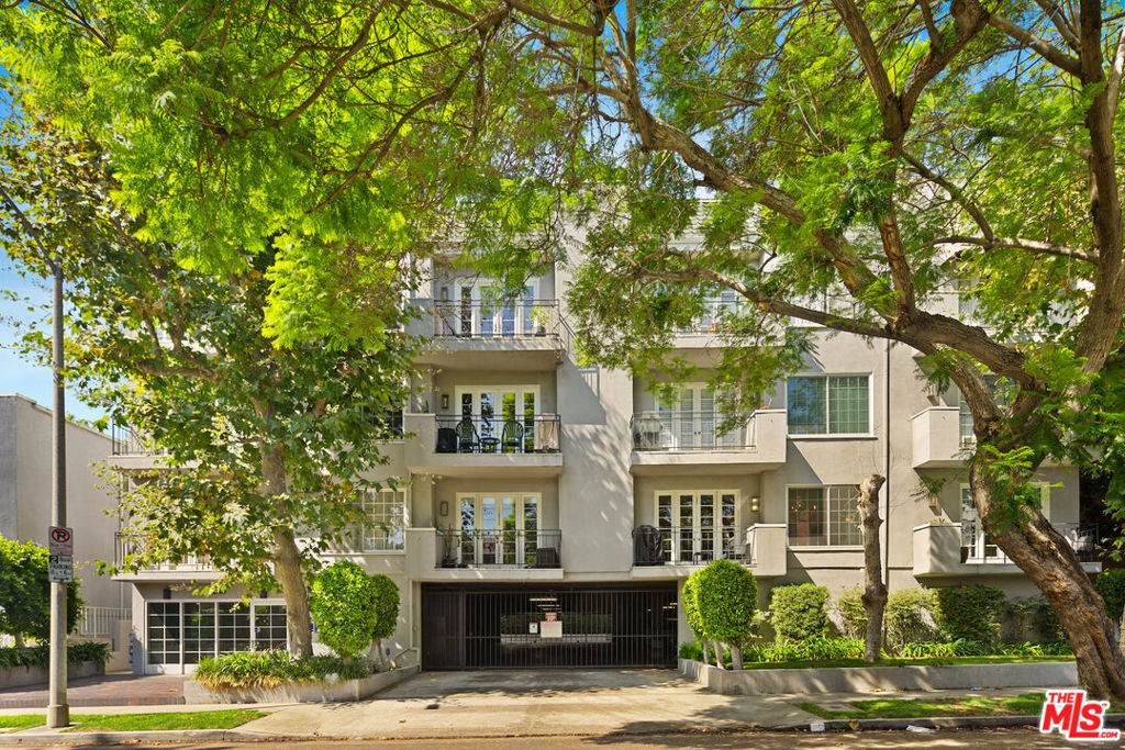 2219 Bentley Avenue - Photo 1