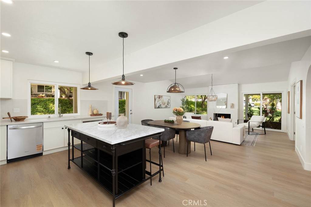 28225 Zurburan - Photo 1