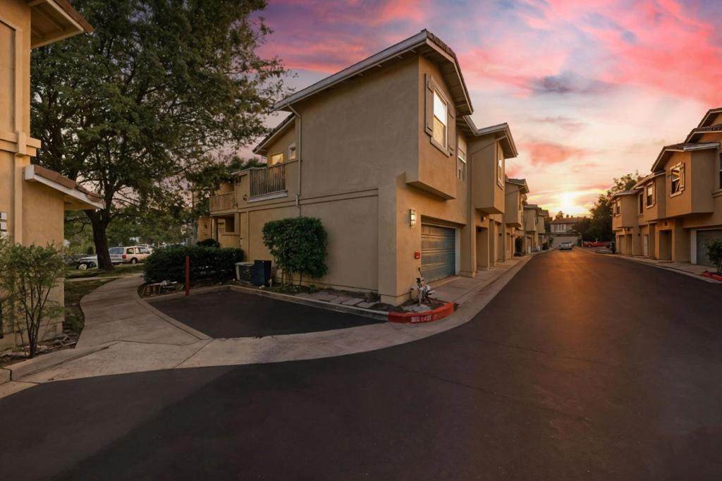 561 Manhattan Place - Photo 1