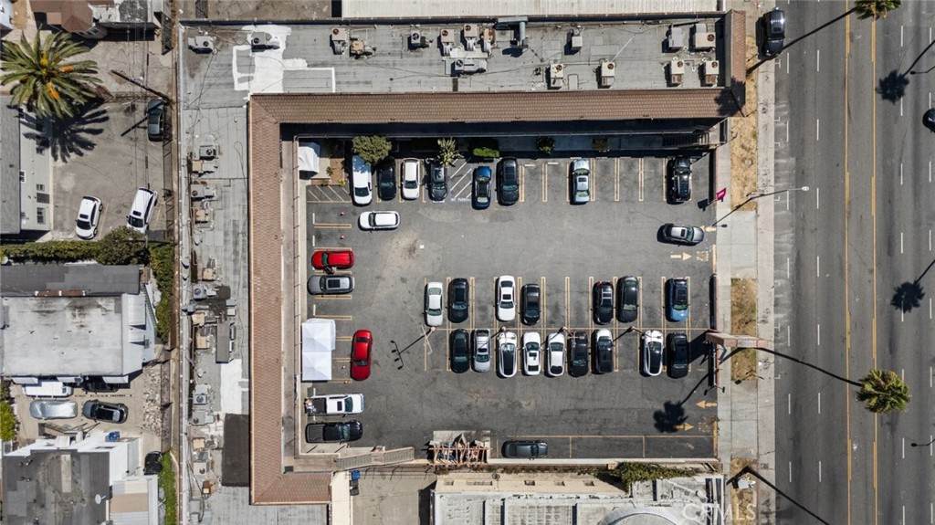 5133 Sunset Boulevard - Photo 1