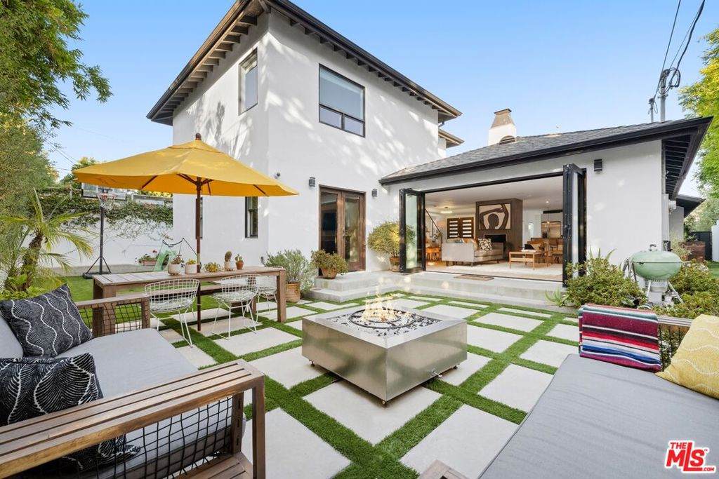 967 Vernon Avenue - Photo 1