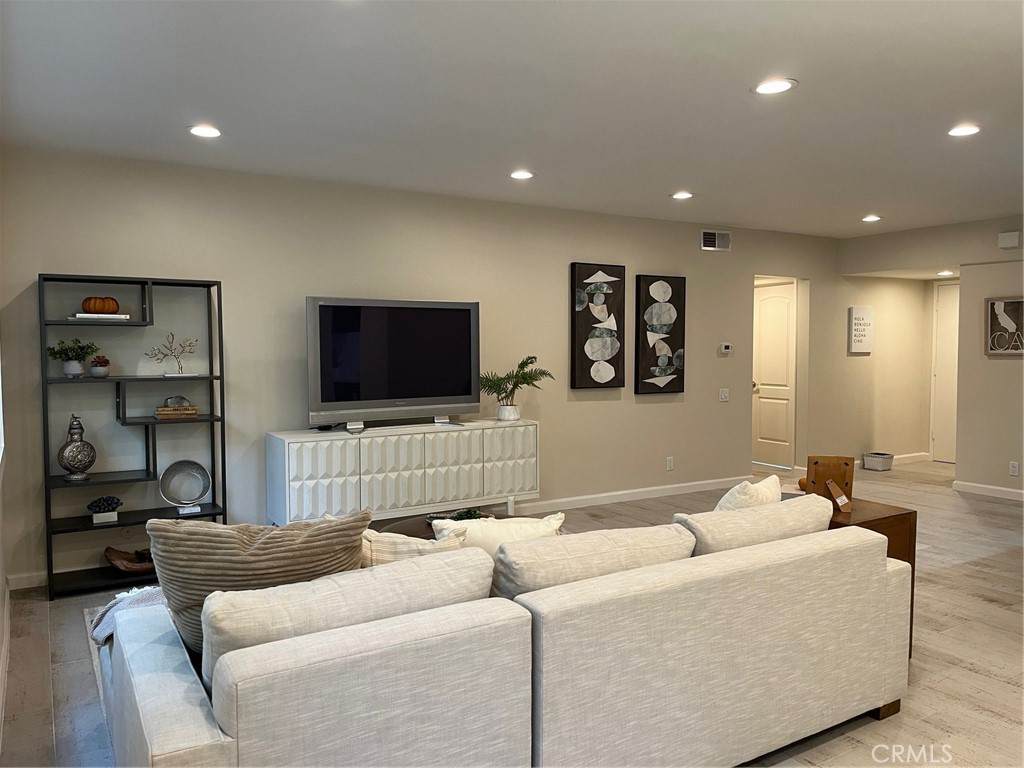 1025 Kings Road - Photo 1