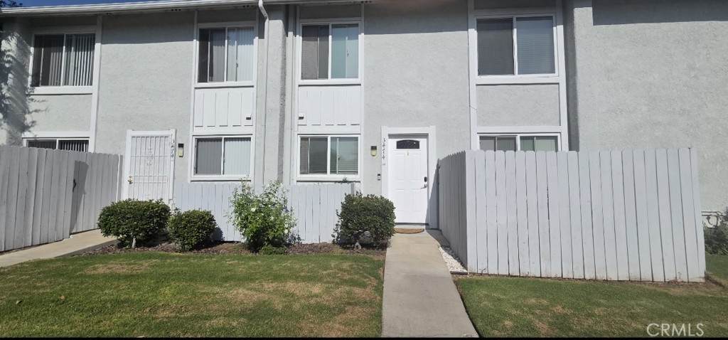 3474 Highwood - Photo 1