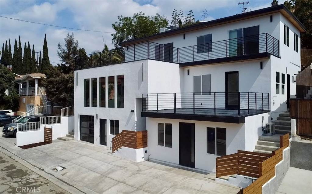 1226 Alma Ave - Photo 1