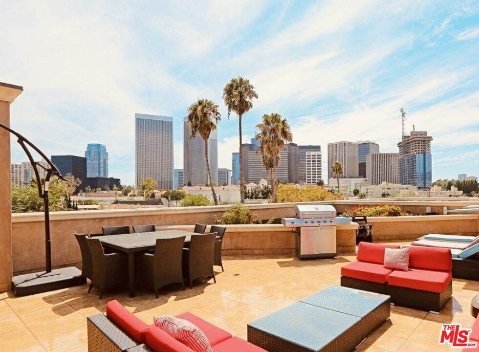 208 Lasky Drive - Photo 1