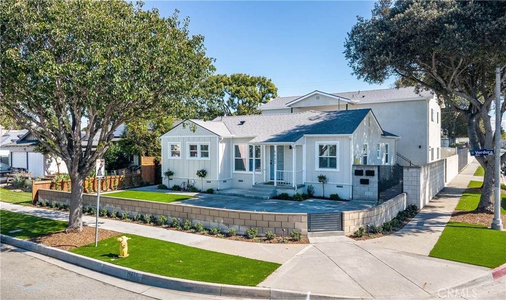 5602 Verdura Ave - Photo 1