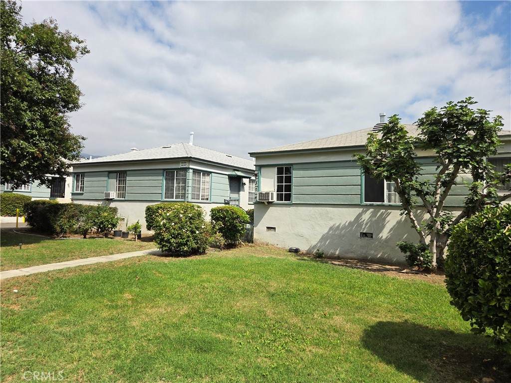 364 370 1/2 Sierra Madre Boulevard - Photo 1