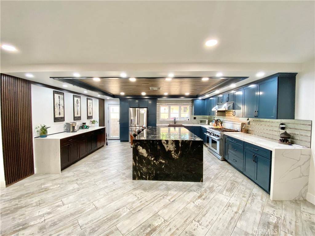 15925 Winchester Way - Photo 1