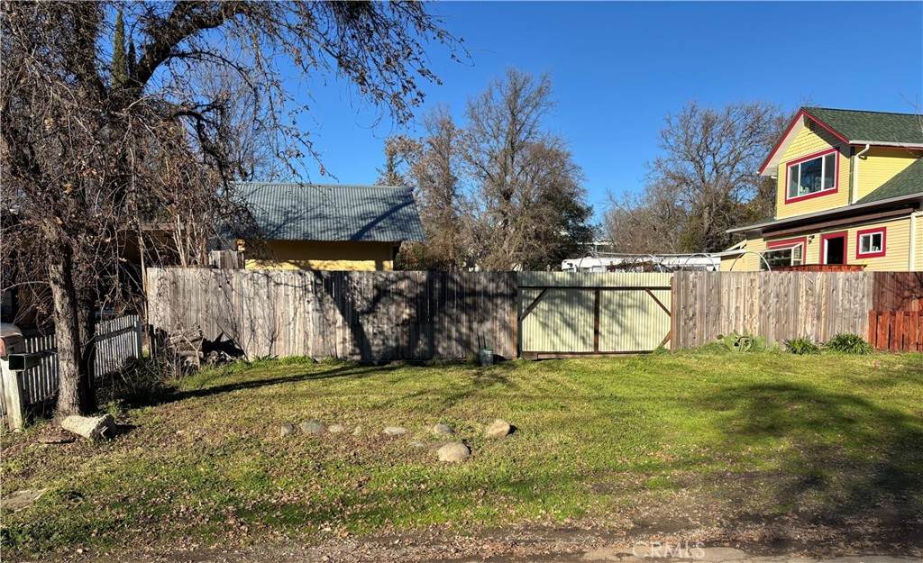 320 Armstrong Street - Photo 1