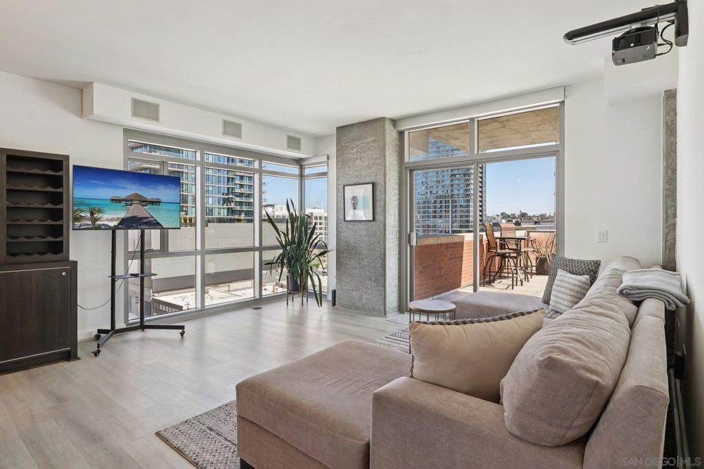 800 The Mark Ln - Photo 1