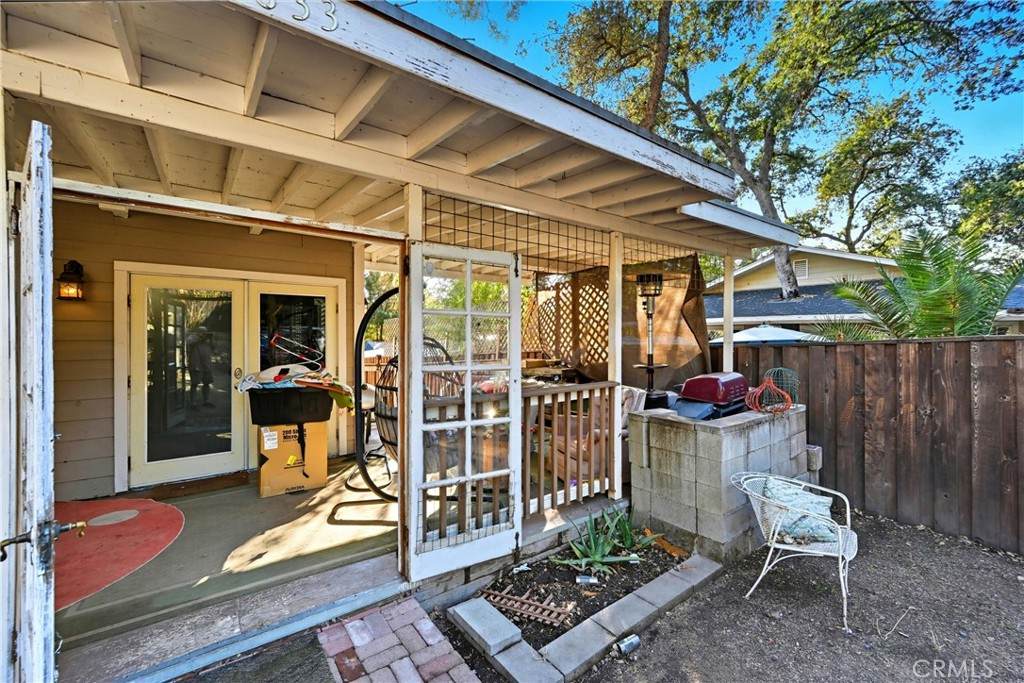 14633 Robinson - Photo 1