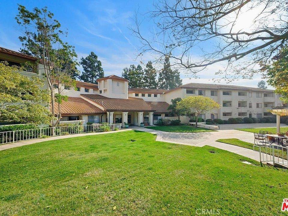 501 Palisades Drive - Photo 1