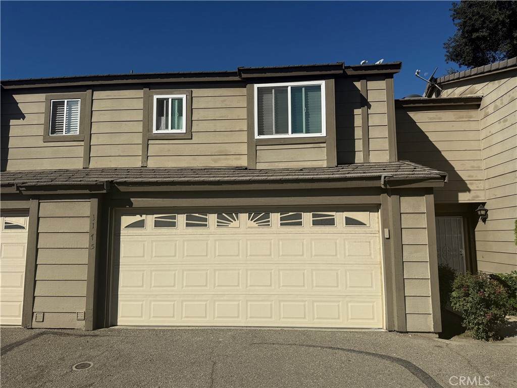 1175 E 9Th St - Photo 1