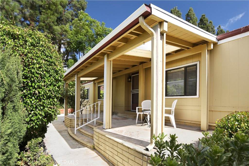 5200 Irvine - Photo 1