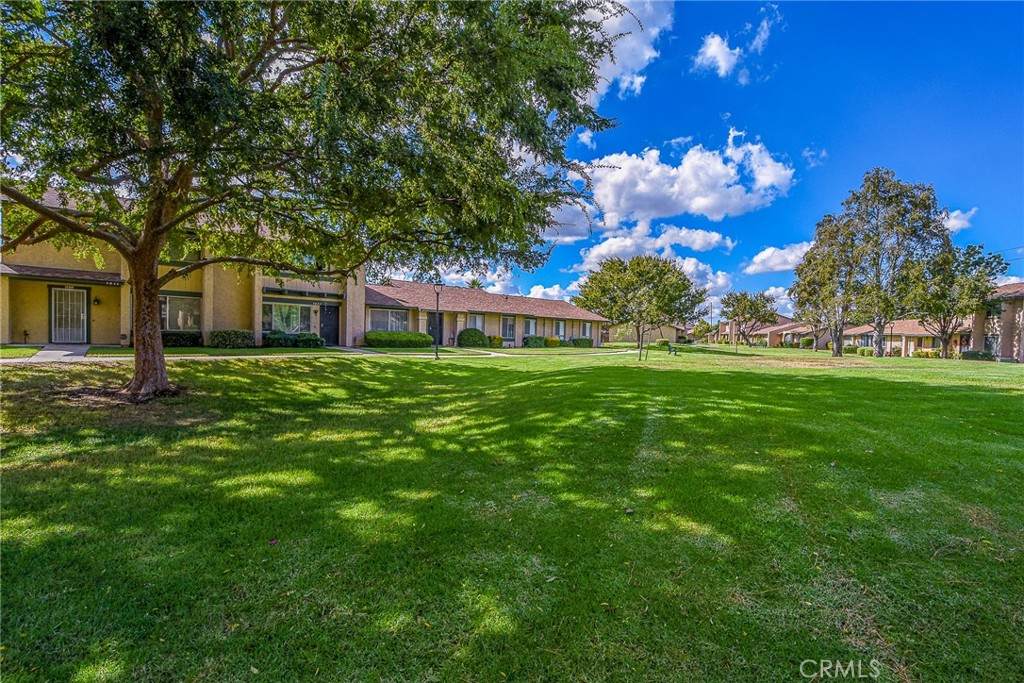 5033 Brooklawn - Photo 1
