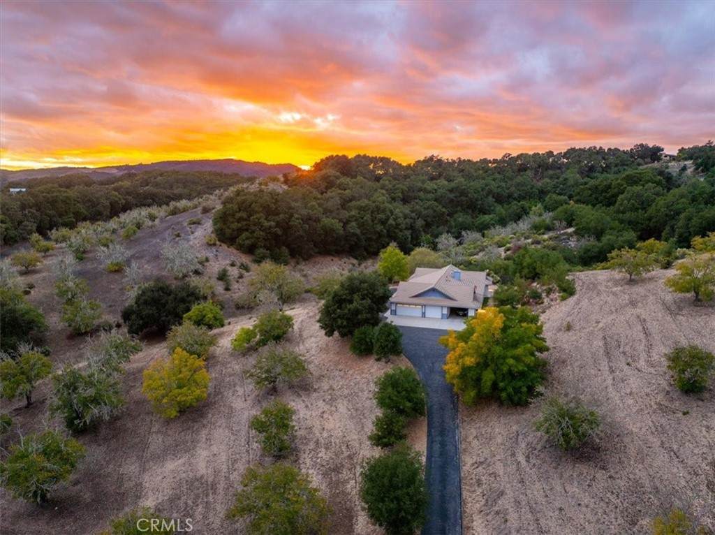 4242 Las Tablas Willow Creek Road - Photo 1