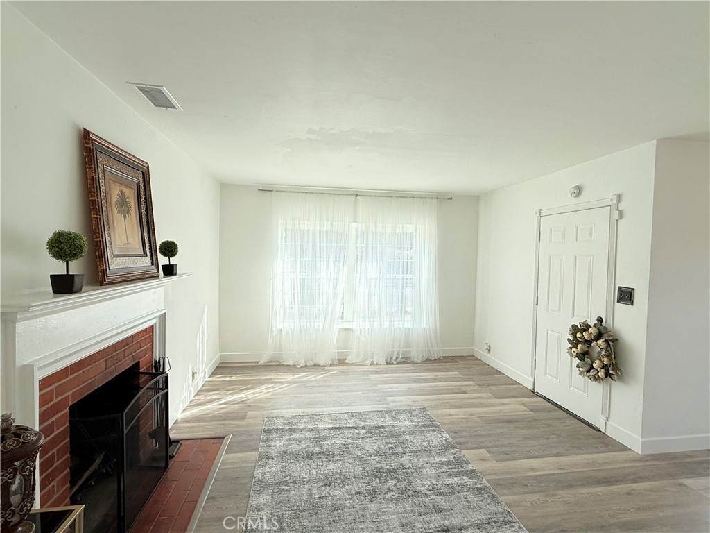 1517 Grand Avenue - Photo 1