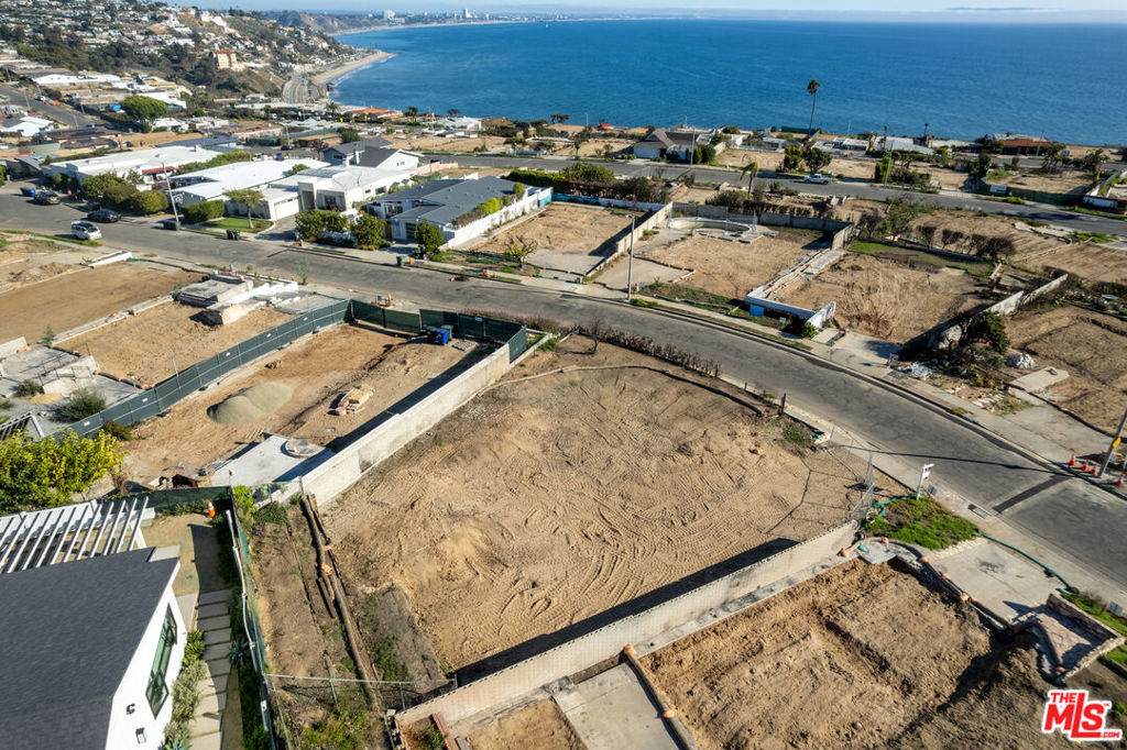 18441 Kingsport Drive - Photo 1