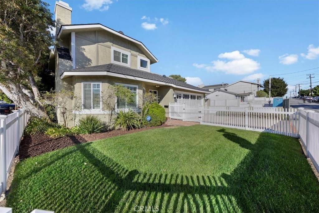 2301 Marshallfield - Photo 1