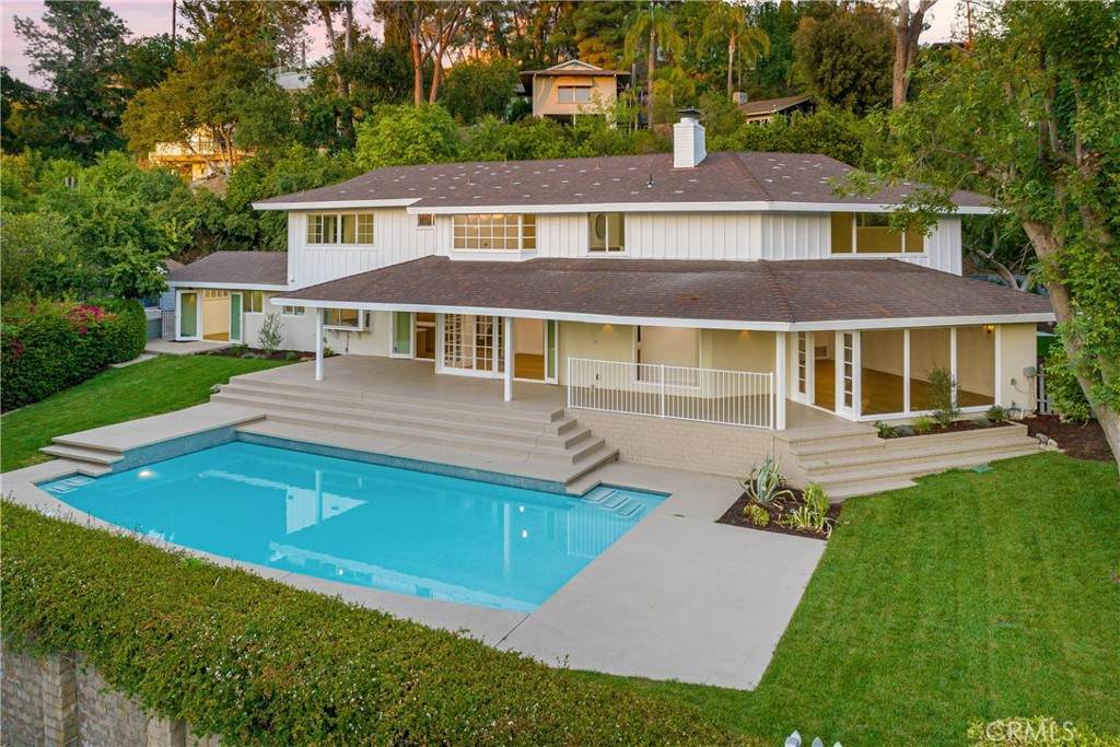 4620 Encino Avenue - Photo 1