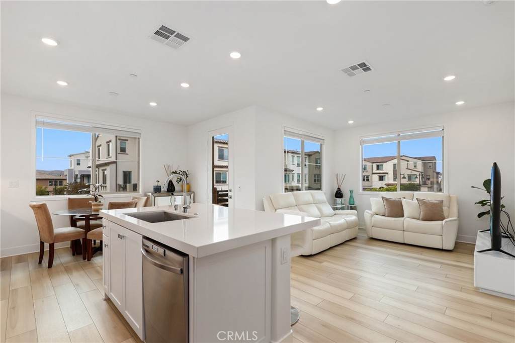 510 Bluegrass Way - Photo 1