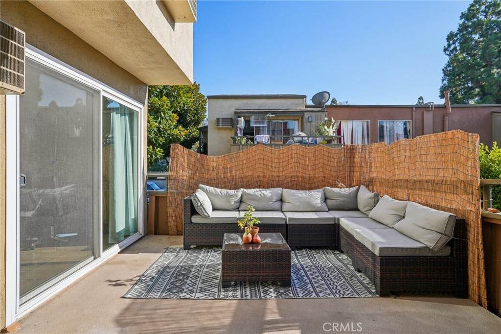 1001 Stevens - Photo 1