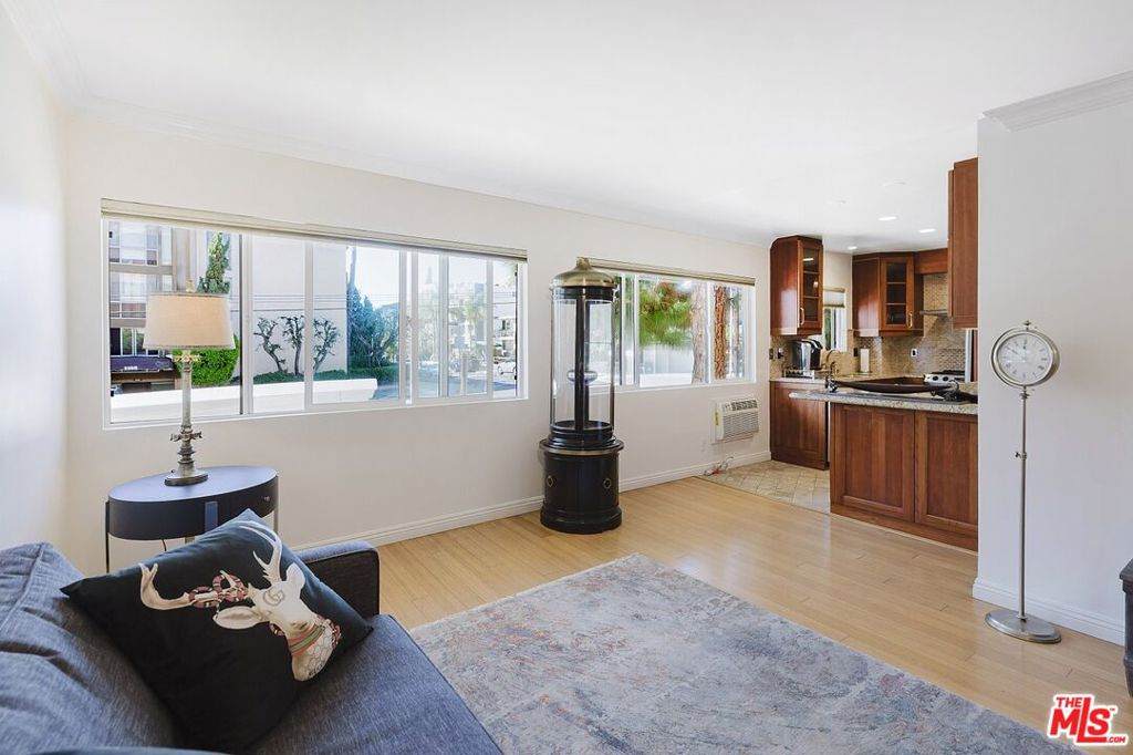 1154 Barrington Avenue - Photo 1